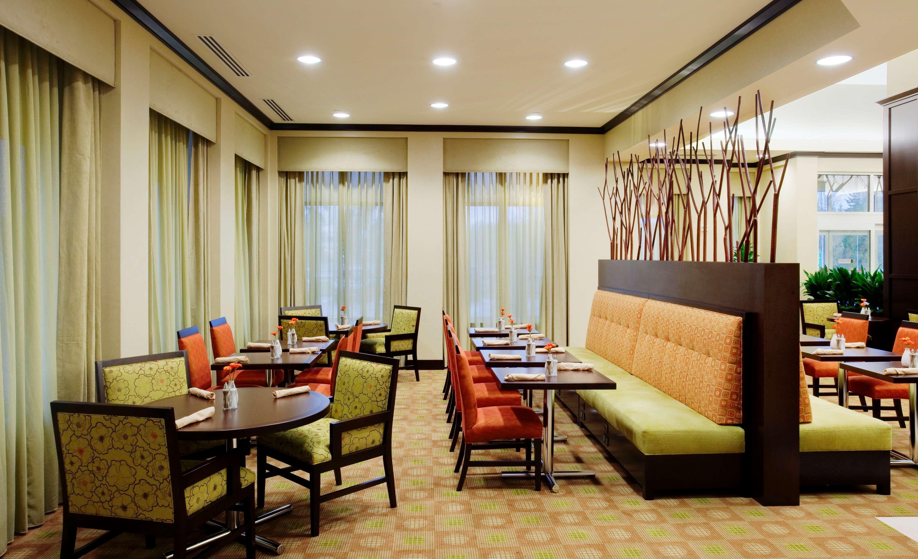 Hilton Garden Inn Seattle/בות'ל מסעדה תמונה