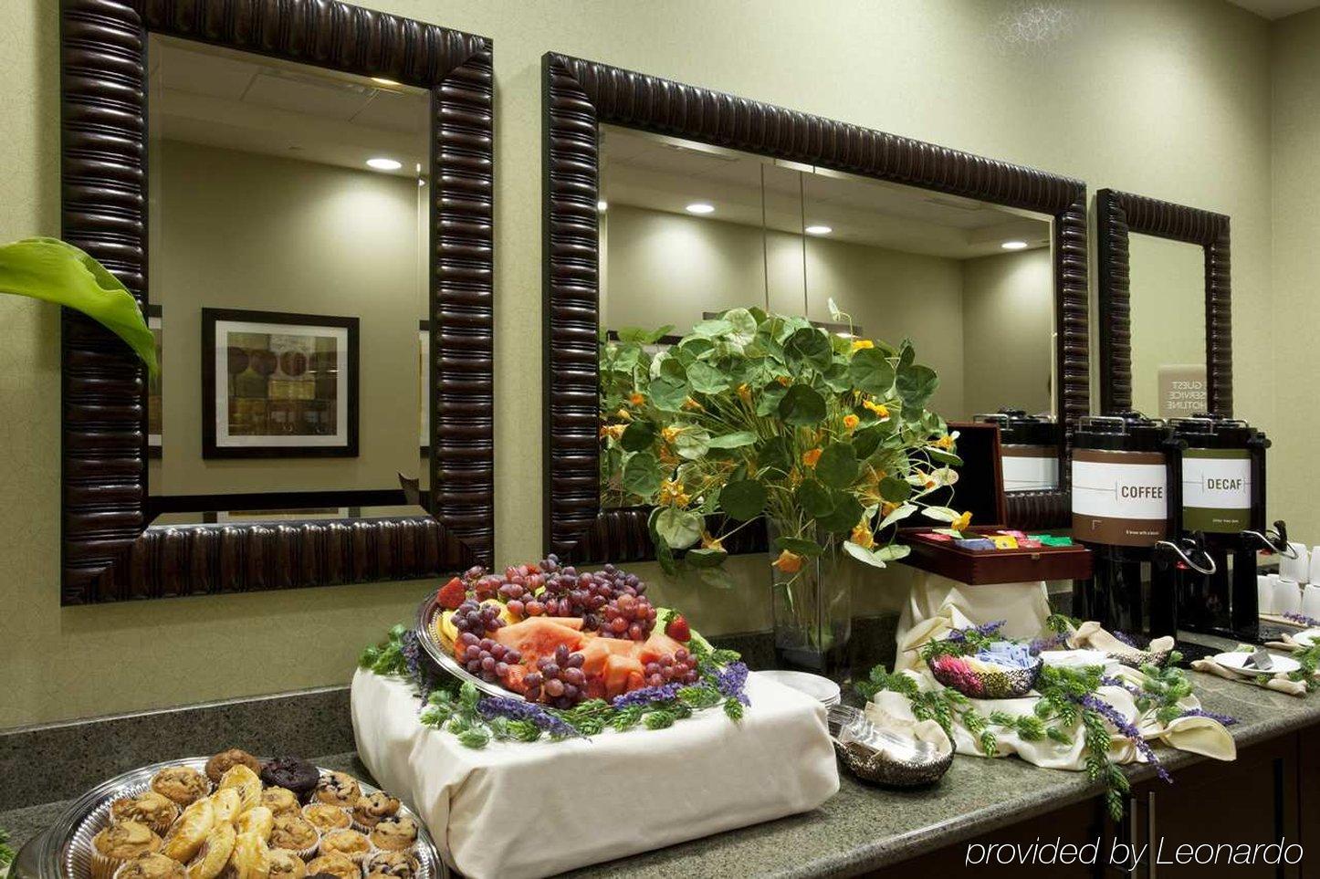 Hilton Garden Inn Seattle/בות'ל מסעדה תמונה